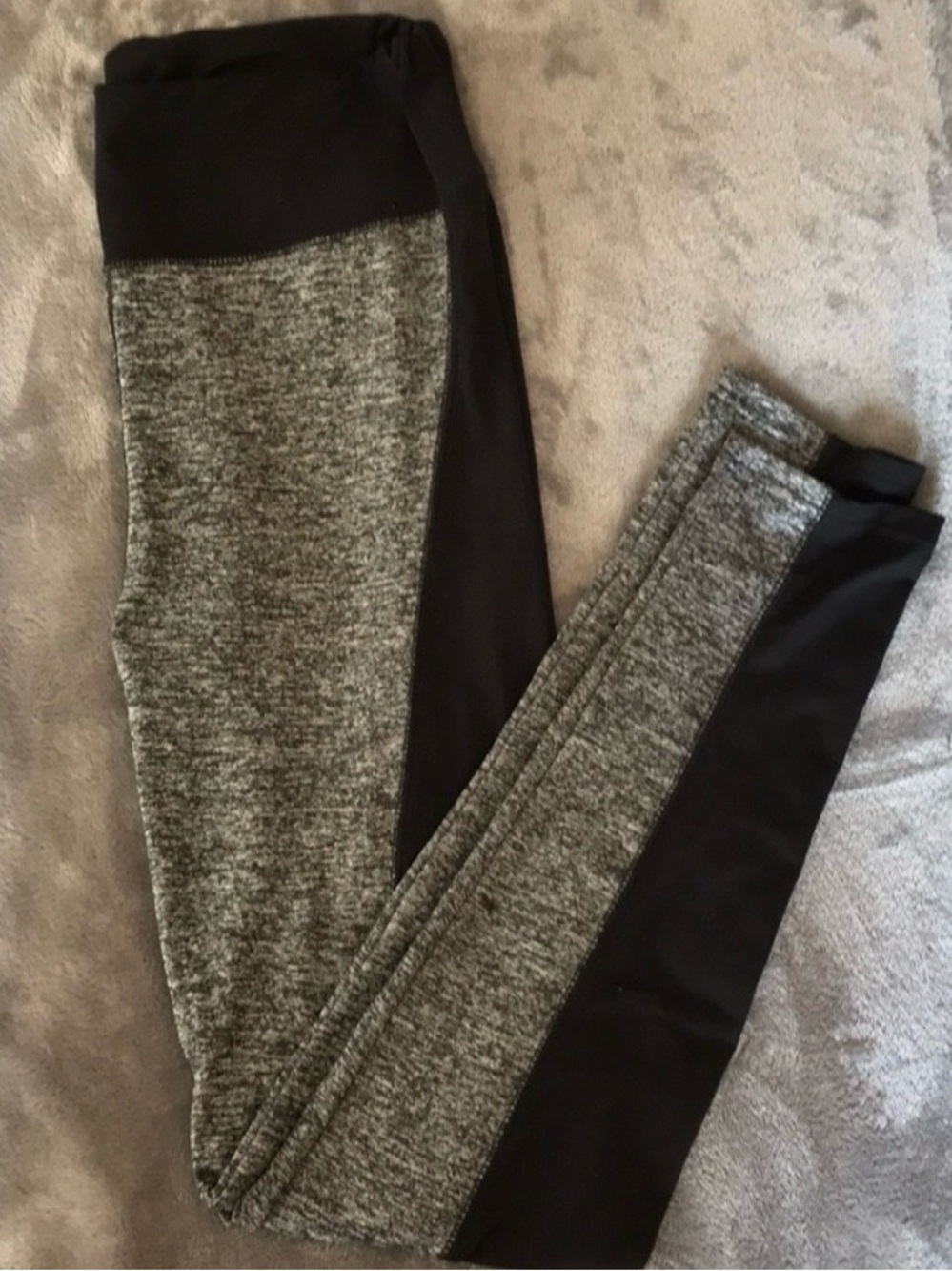 Black/Gray Grey Activewear Leggings Size Medium NWOT